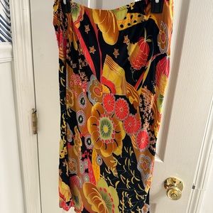 Toto n Ko Paisley style Mid length skirt . Size Large Elastic waist.